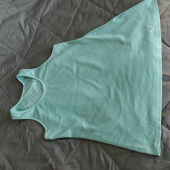 3 pack under Armour tanks - Picture 2 of 4
